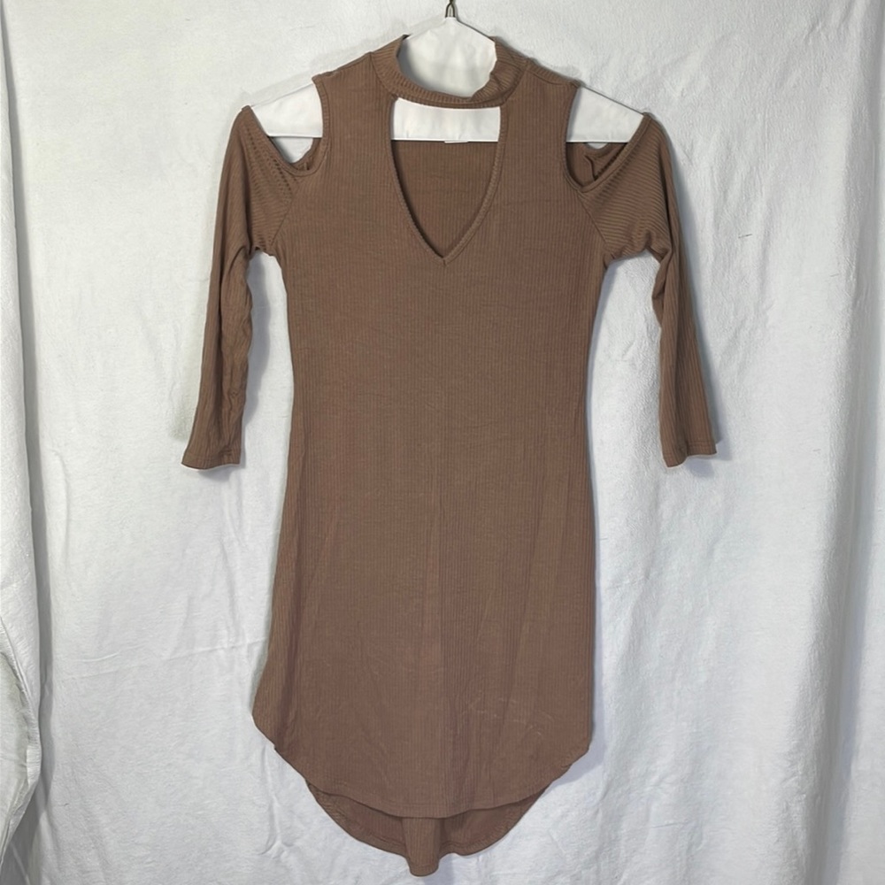 Women’s Cold Shoulder Long Sleeve